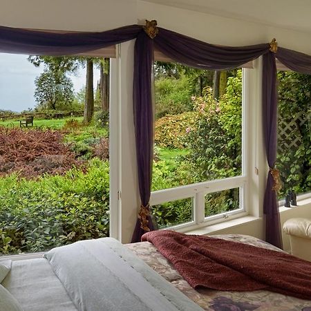Colette'S Bed & Breakfast พอร์ตแองเจลิส ภายนอก รูปภาพ