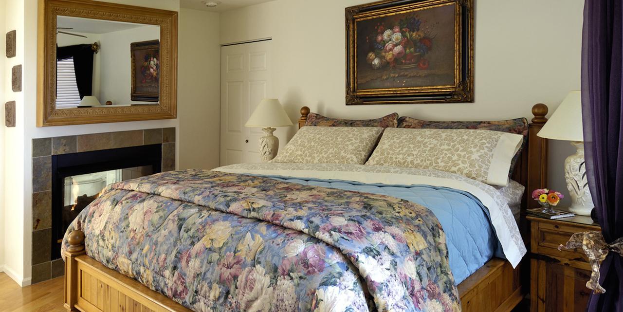 Colette'S Bed & Breakfast พอร์ตแองเจลิส ภายนอก รูปภาพ