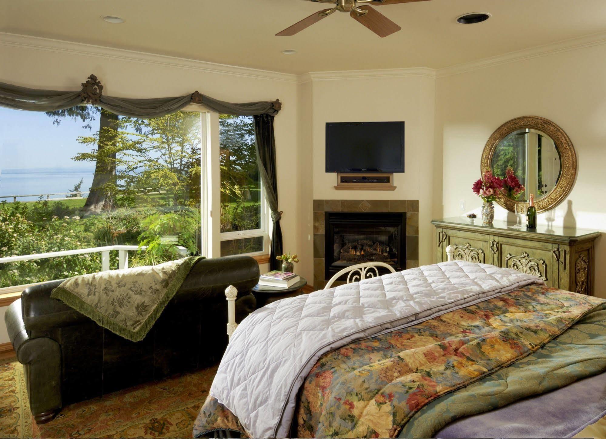 Colette'S Bed & Breakfast พอร์ตแองเจลิส ภายนอก รูปภาพ