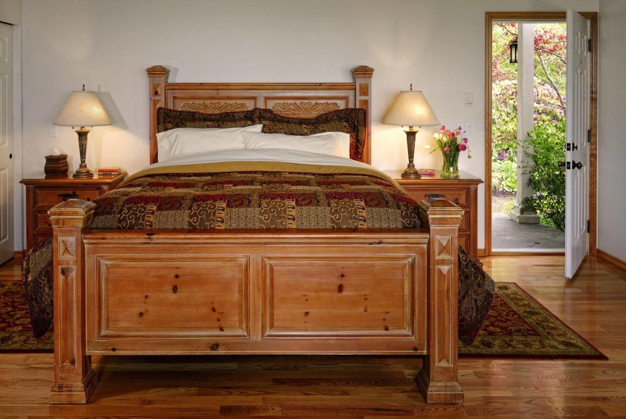 Colette'S Bed & Breakfast พอร์ตแองเจลิส ภายนอก รูปภาพ